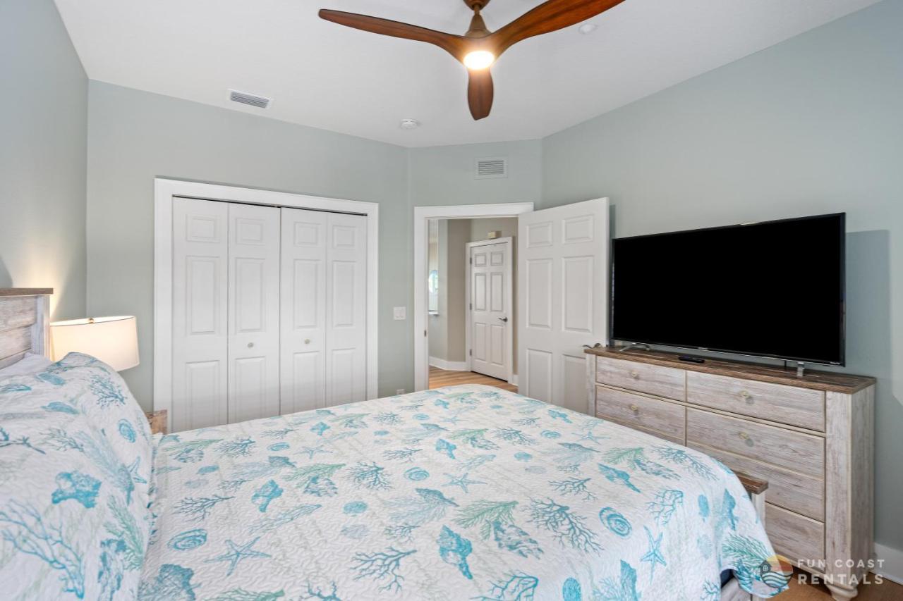On Flagler Avenue! Dog Friendly With Balcony And Parking Walk To The Beach! New Smyrna Beach Bagian luar foto