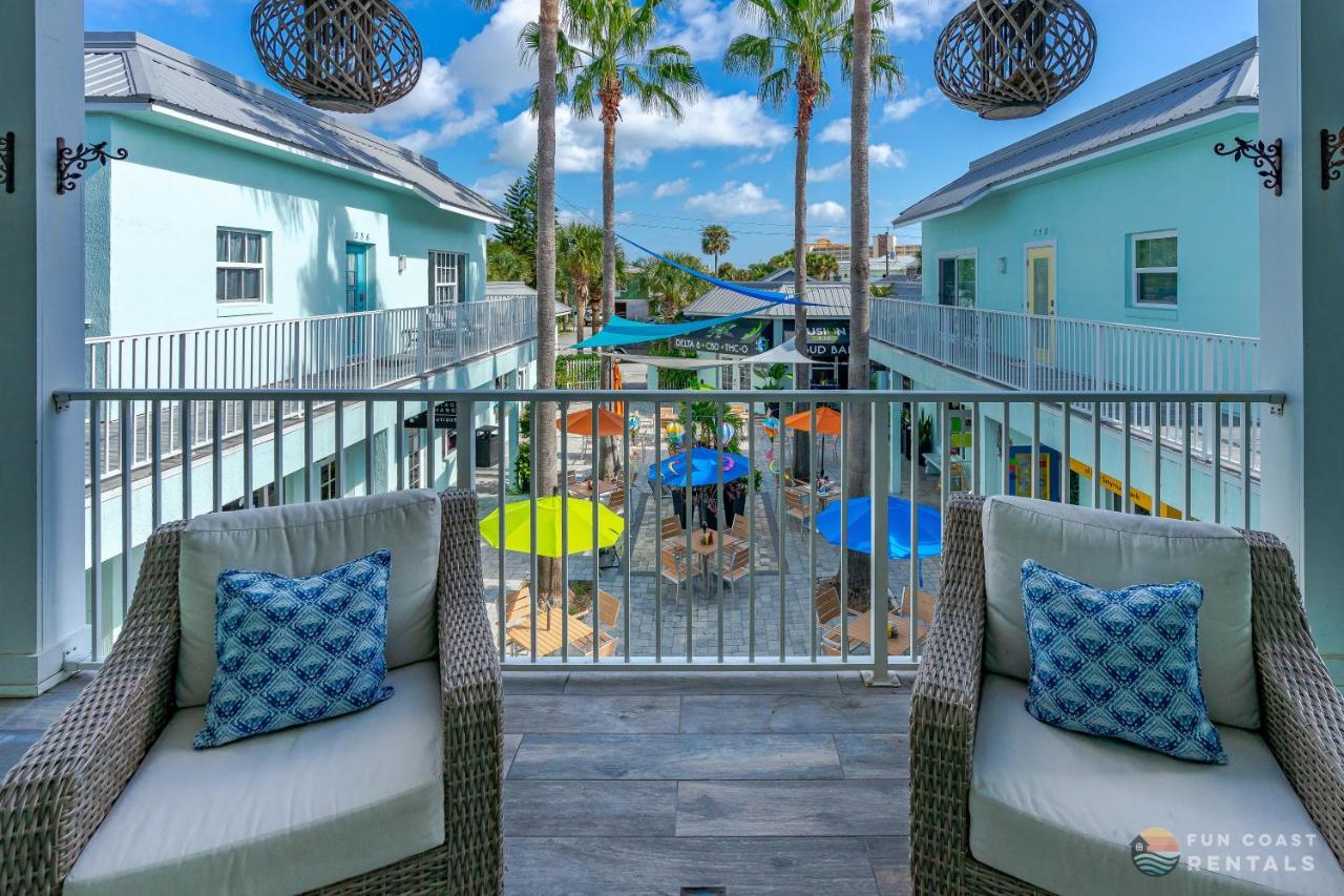 On Flagler Avenue! Dog Friendly With Balcony And Parking Walk To The Beach! New Smyrna Beach Bagian luar foto